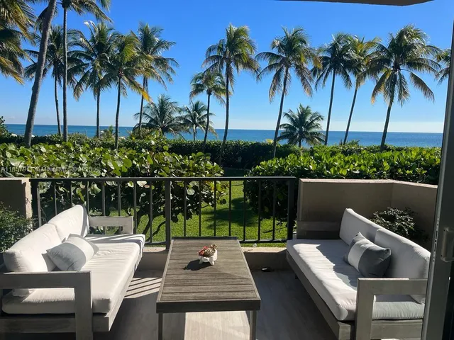 a view of outdoor space yard and patio