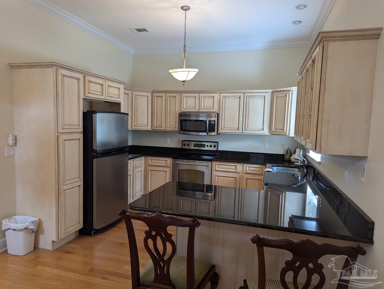 104 Raby Lane Pensacola, FL 32507 - Photo 4 of 37 Gallery Image 4
