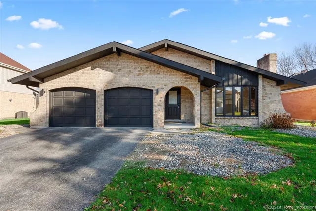 $330,000 | 17201 Bennett Avenue, South Holland, IL 60473