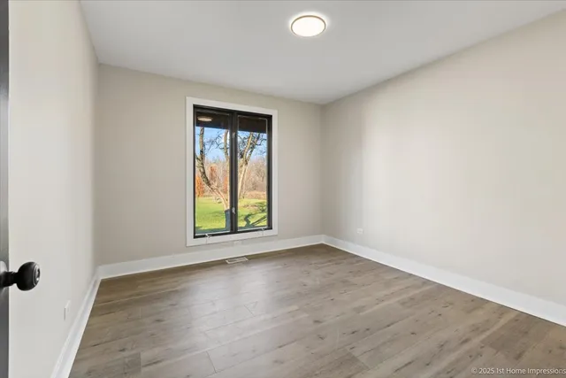 $330,000 | 17201 Bennett Avenue, South Holland, IL 60473