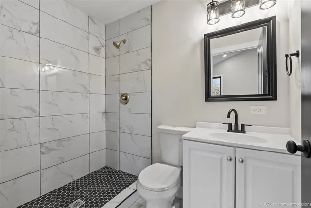 $330,000 | 17201 Bennett Avenue, South Holland, IL 60473