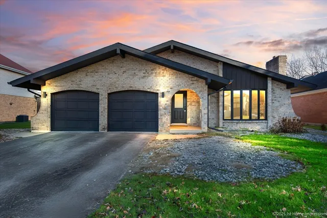 $330,000 | 17201 Bennett Avenue, South Holland, IL 60473