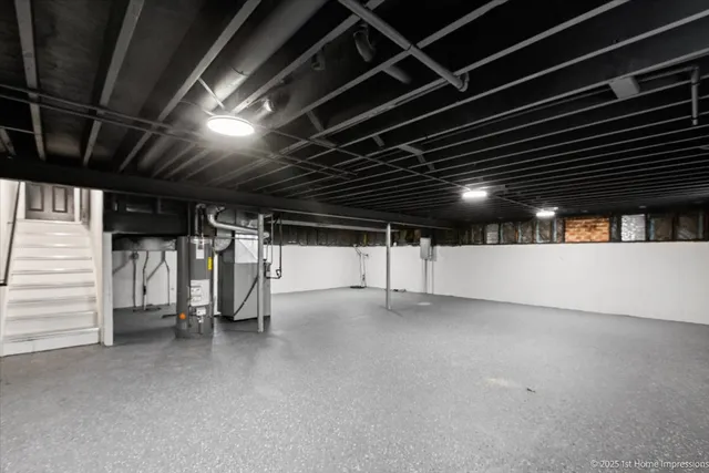 $330,000 | 17201 Bennett Avenue, South Holland, IL 60473