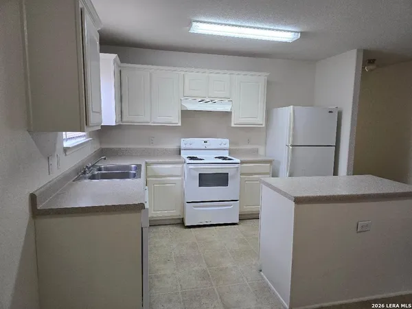 $1,495 | 11207 Country Canyon, San Antonio, TX 78252