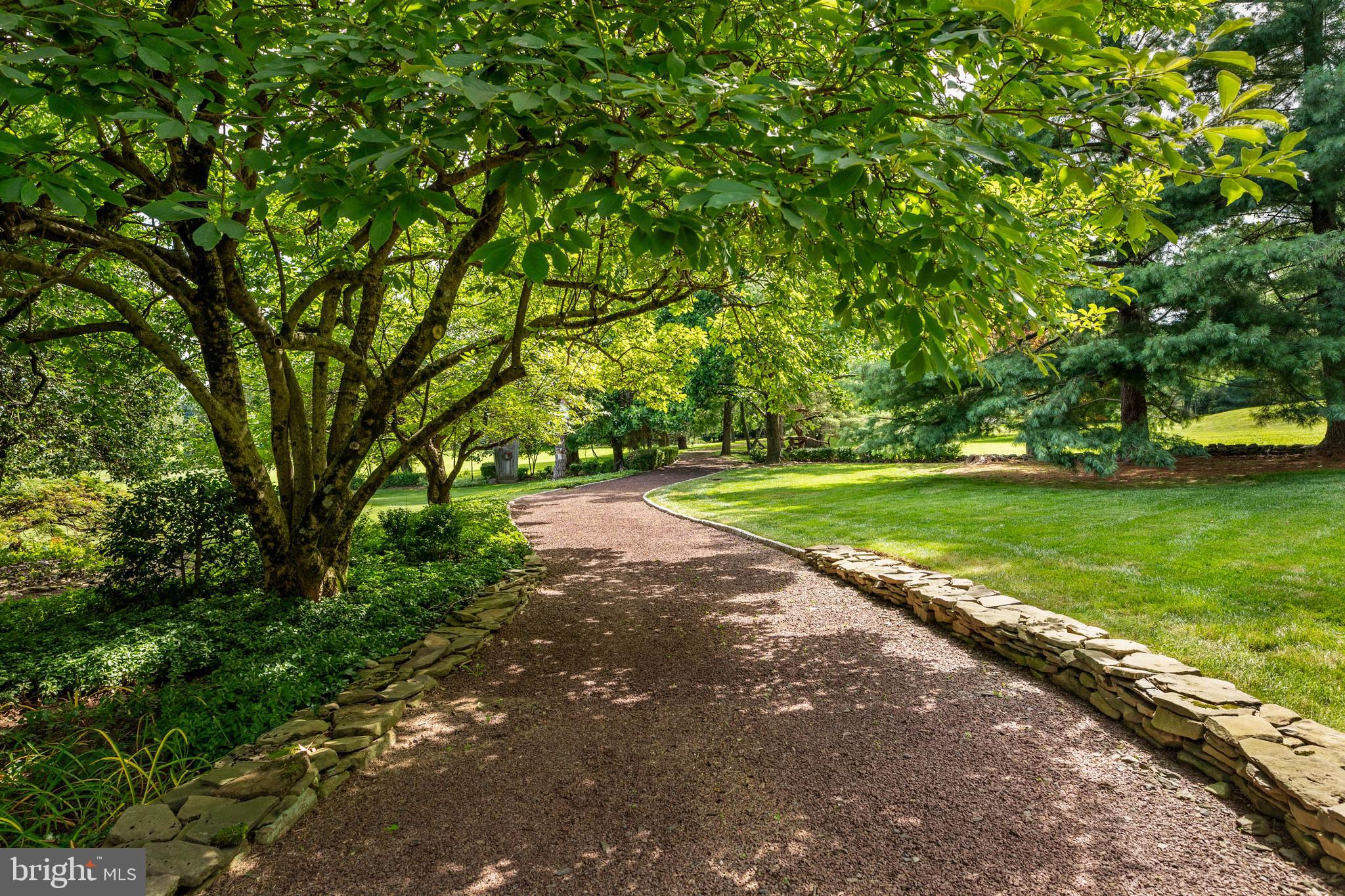 2070 Huntingdon Road Huntingdon Valley, PA 19006 - Photo 11 of 76