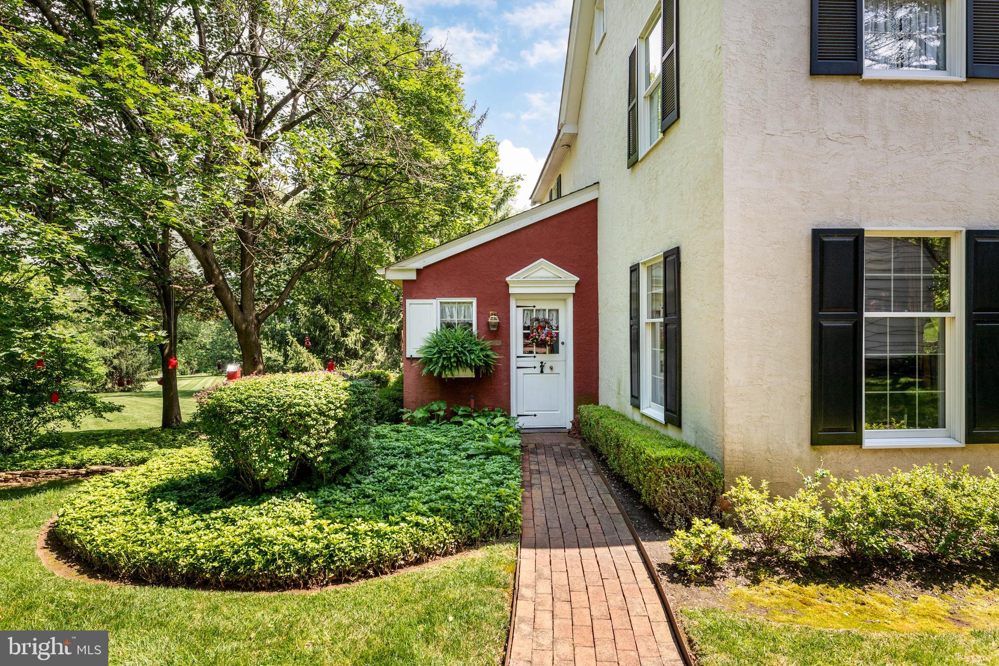 2070 Huntingdon Road Huntingdon Valley, PA 19006 - Photo 3 of 76