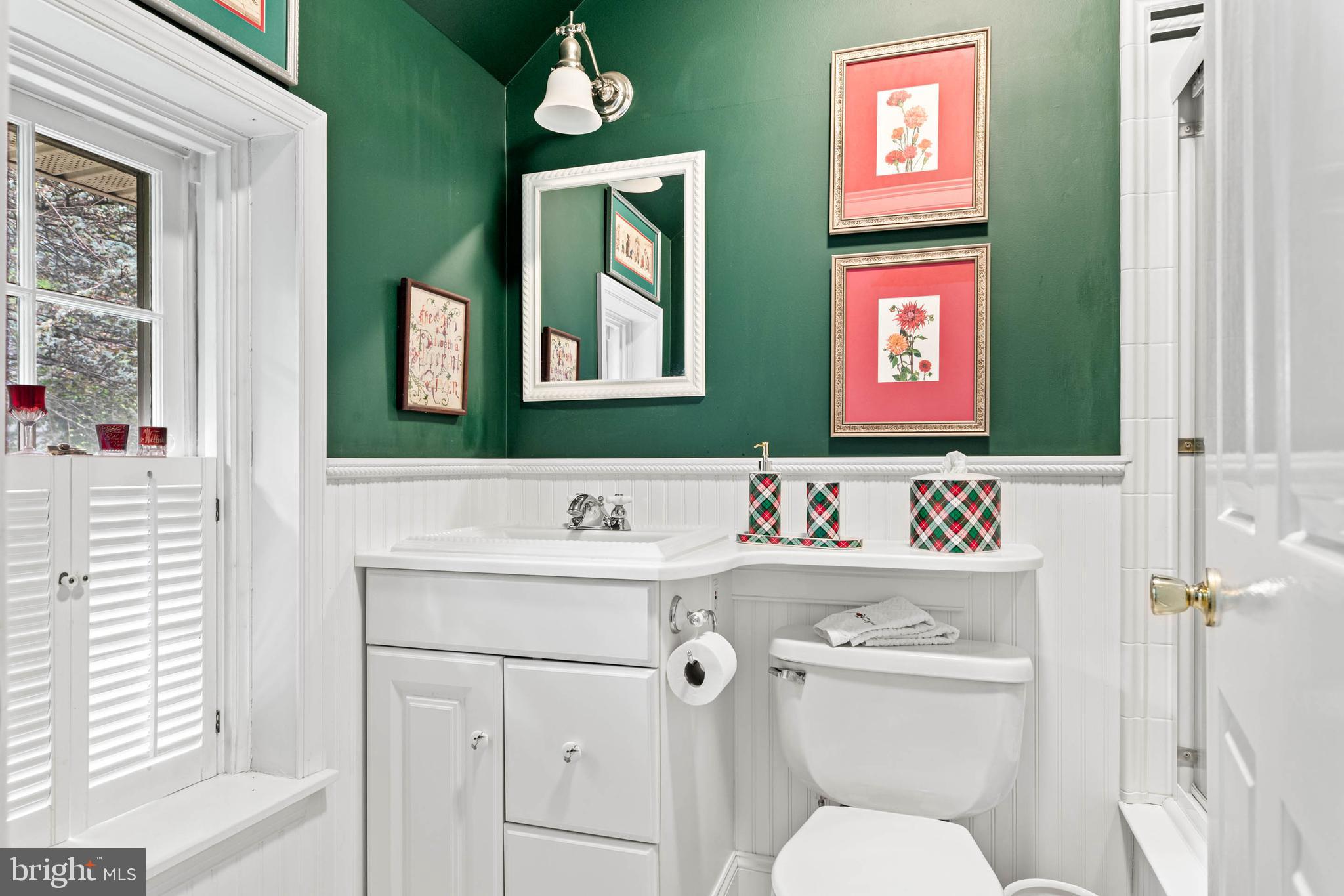 2070 Huntingdon Road Huntingdon Valley, PA 19006 - Photo 35 of 76