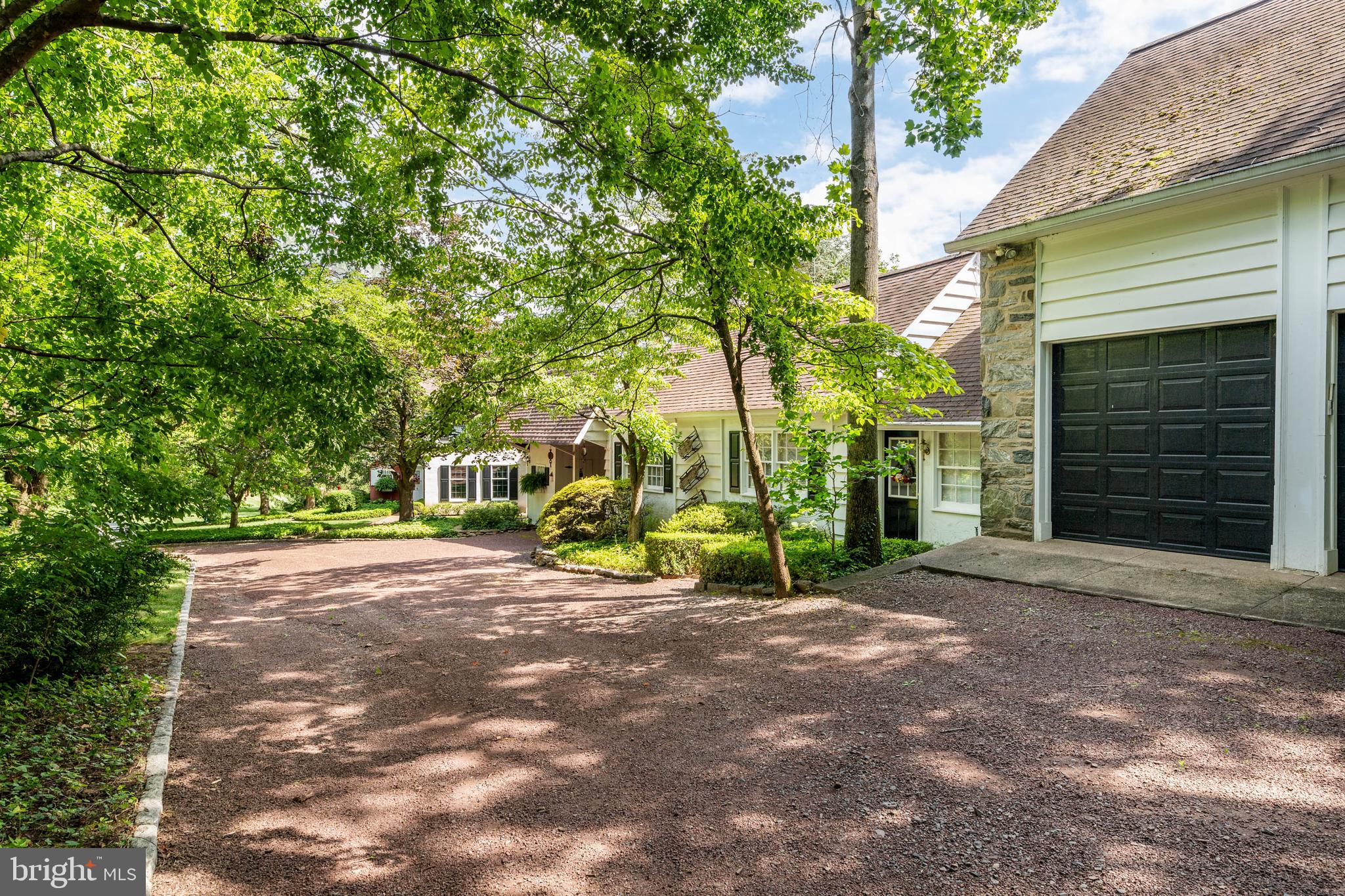 2070 Huntingdon Road Huntingdon Valley, PA 19006 - Photo 63 of 76