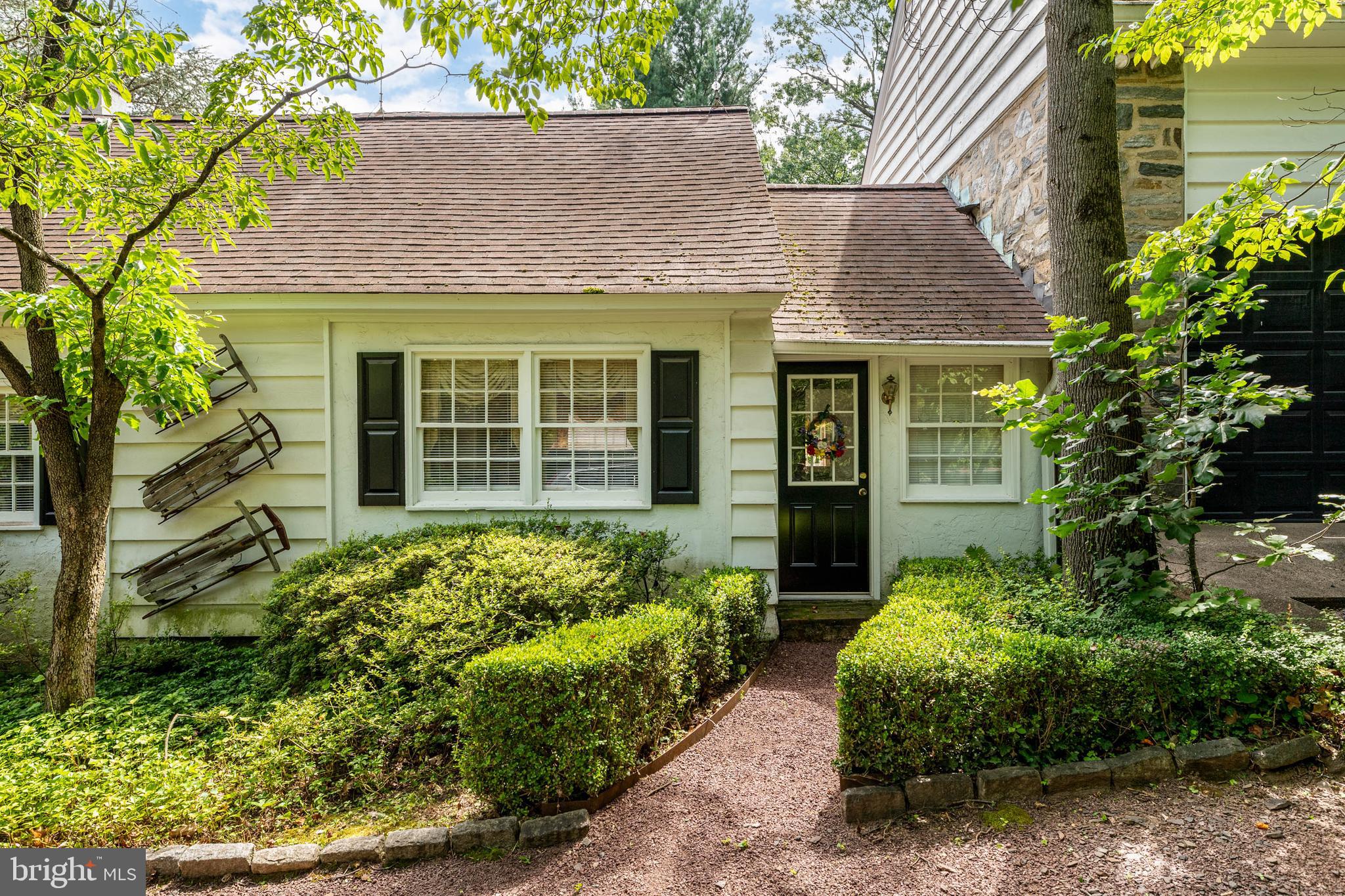 2070 Huntingdon Road Huntingdon Valley, PA 19006 - Photo 64 of 76 front view of a house