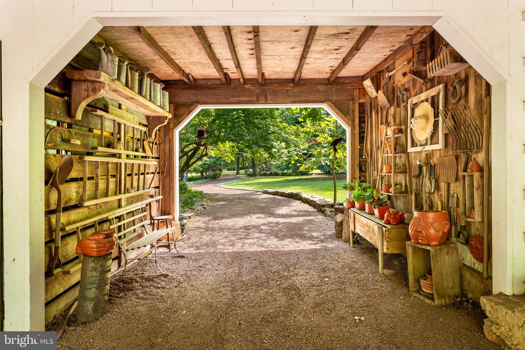 2070 Huntingdon Road Huntingdon Valley, PA 19006 - Photo 10 of 76