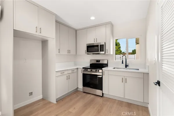 $1,525,000 | 2151 Euclid Avenue, Long Beach, CA 90815