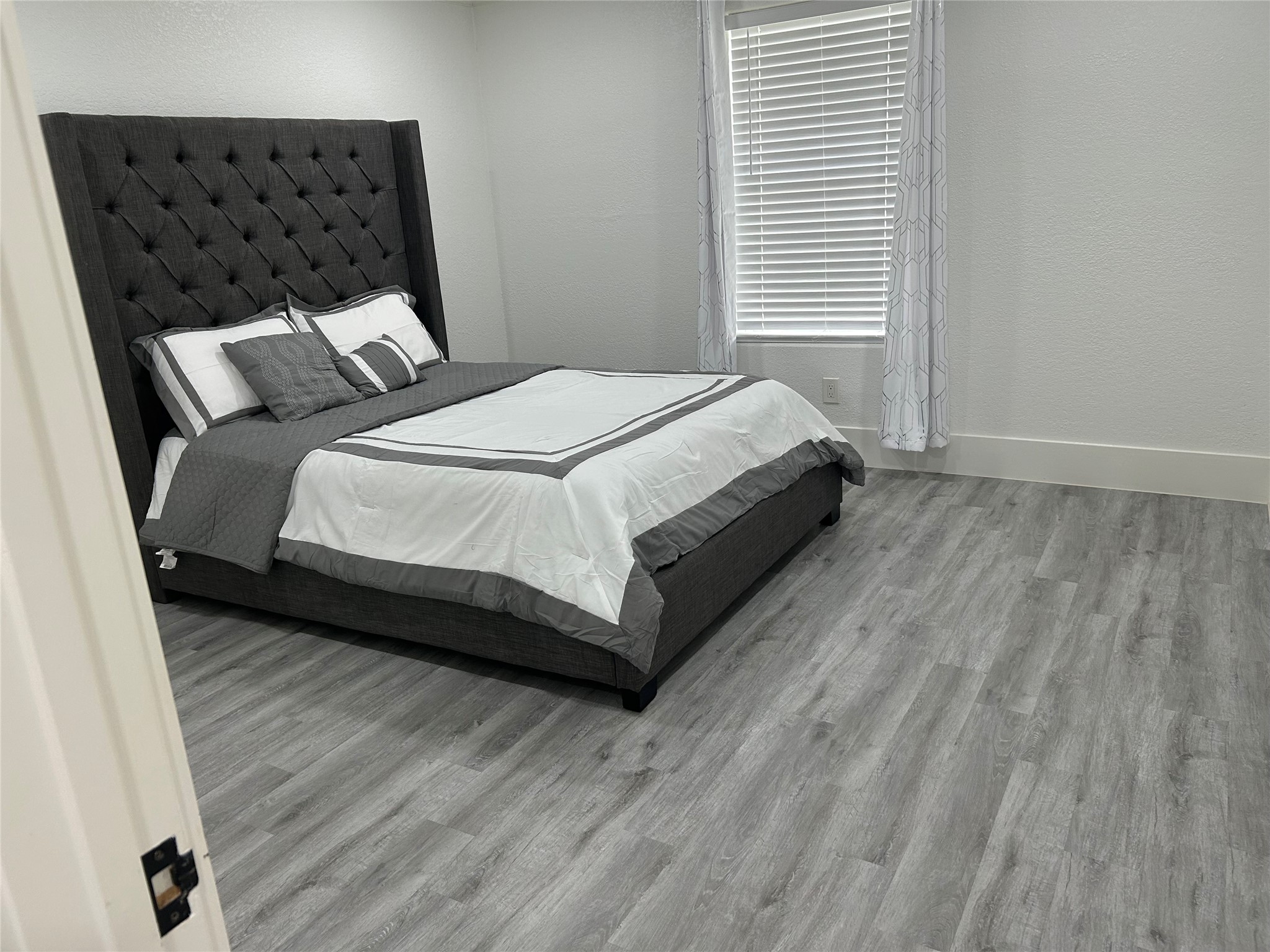 16346 St Helena Way Houston, TX 77053 - Photo 18 of 33 BEDROOM