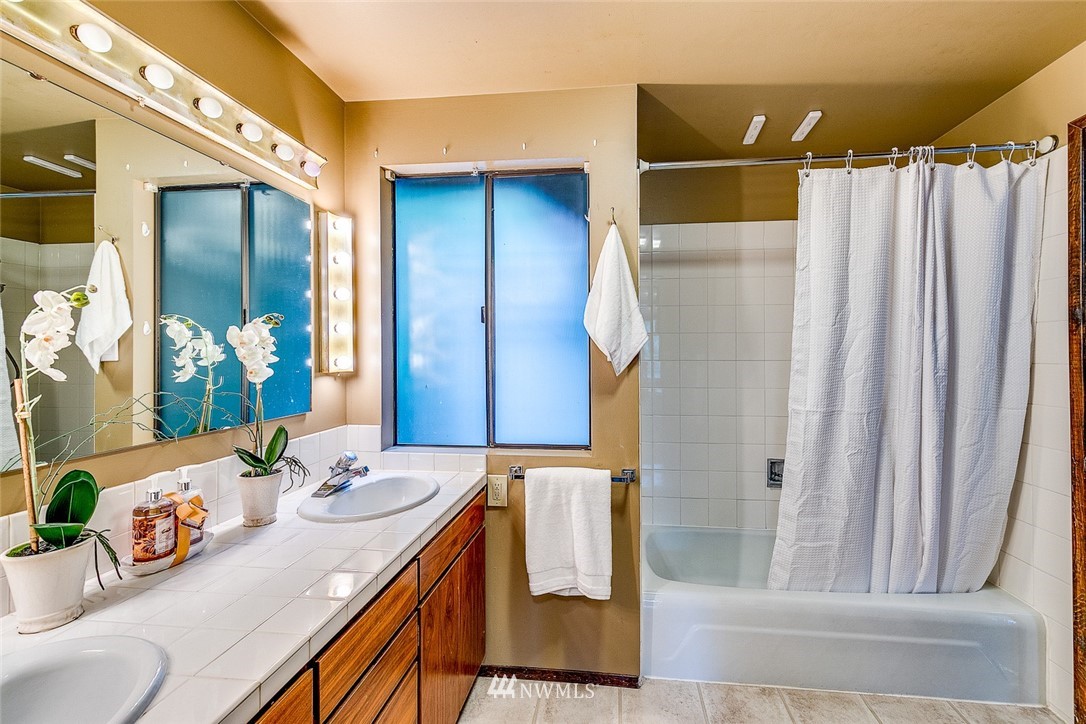 24645 Johnson Road Northwest Poulsbo, WA 98370 - Photo 19 of 25 Gallery Image 19