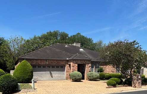 10904 Legends Lane Austin, TX 78747 - Photo 4 of 38 Daytime view of front of home