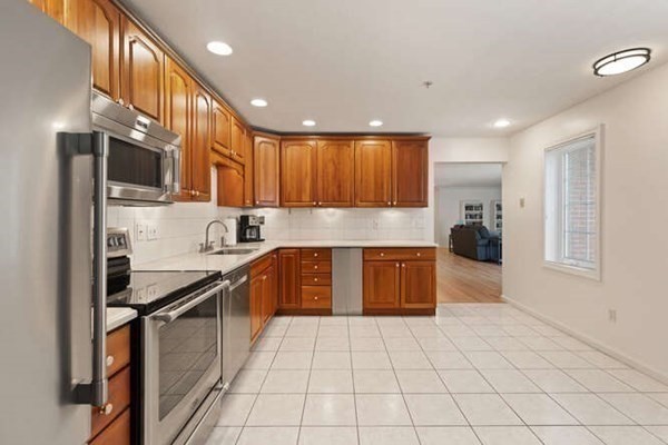 7 Conant Road, Unit 3 Winchester, MA 01890 - Photo 18 of 39 Gallery Image 18