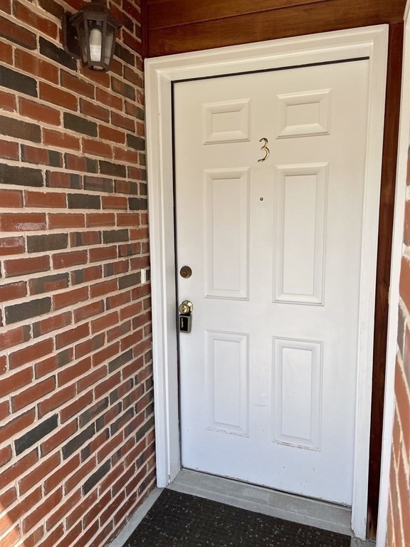 7 Conant Road, Unit 3 Winchester, MA 01890 - Photo 4 of 39 Gallery Image 4