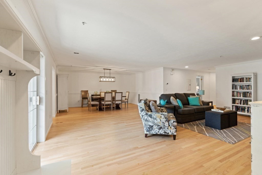 7 Conant Road, Unit 3 Winchester, MA 01890 - Photo 6 of 39 Gallery Image 6