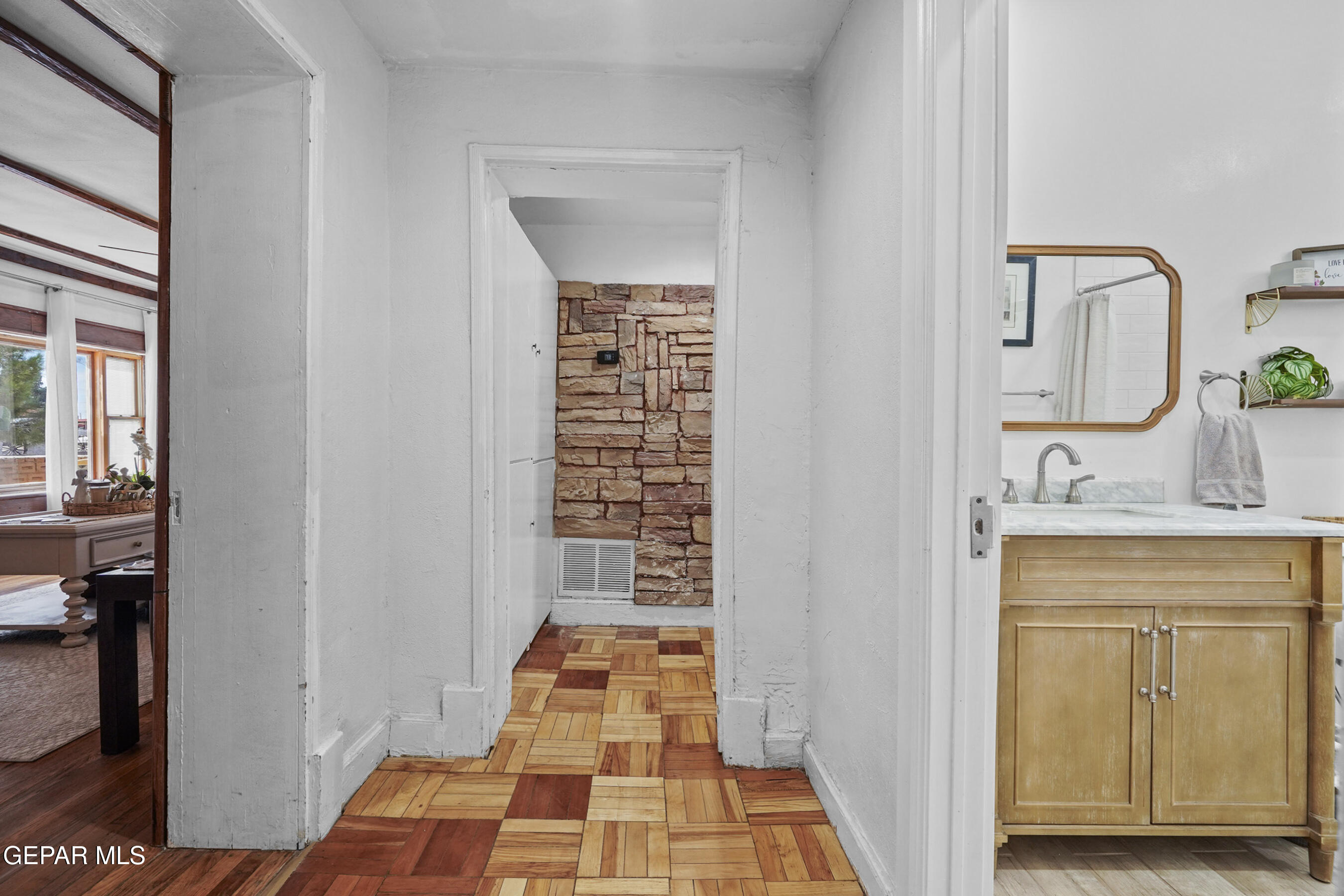 146 Croom Road El Paso, TX 79915 - Photo 46 of 54 a bathroom with a sink and a mirror