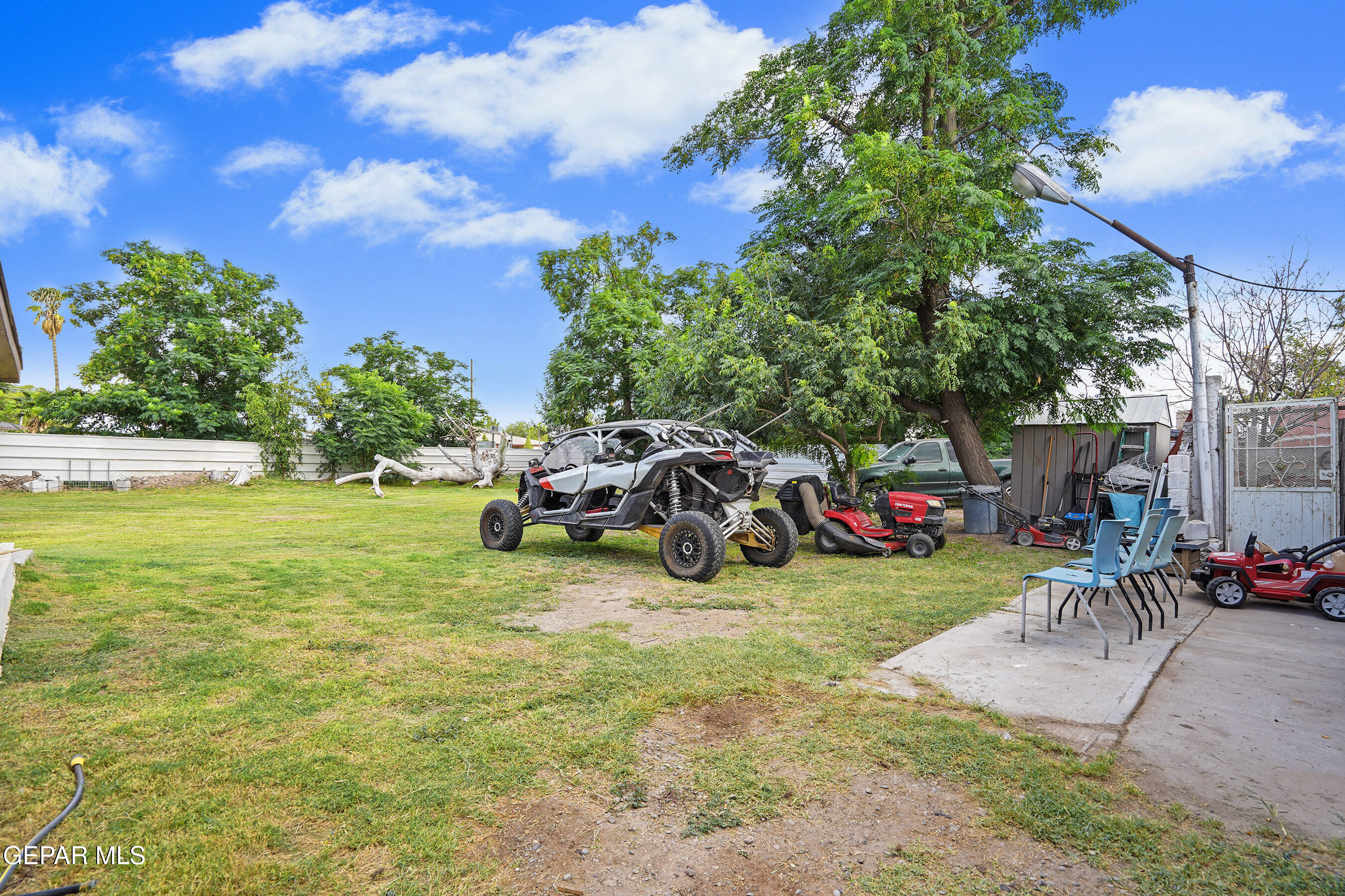 146 Croom Road El Paso, TX 79915 - Photo 50 of 54 a view of a park with cars parked