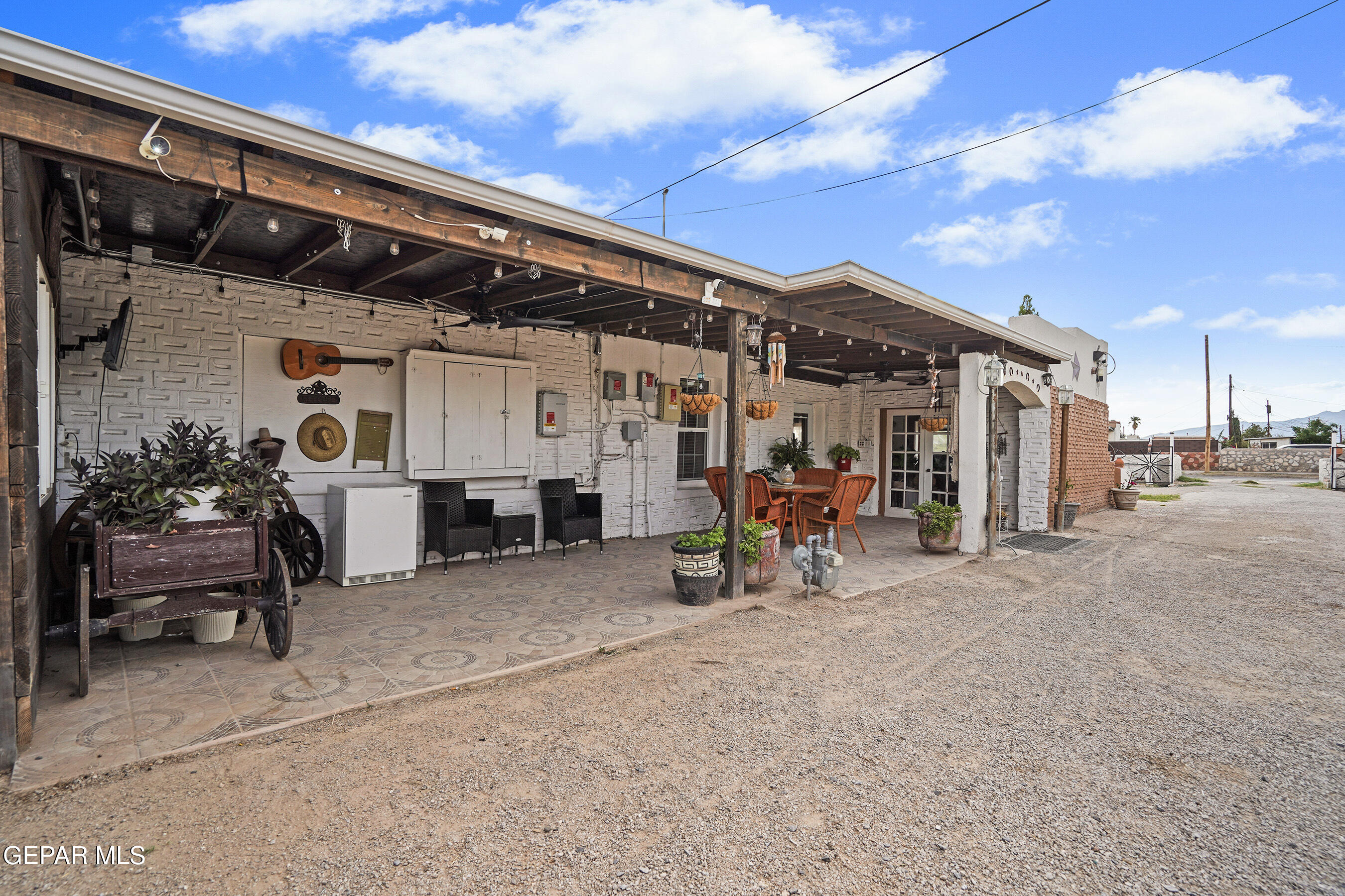 146 Croom Road El Paso, TX 79915 - Photo 51 of 54 a view of a car garage