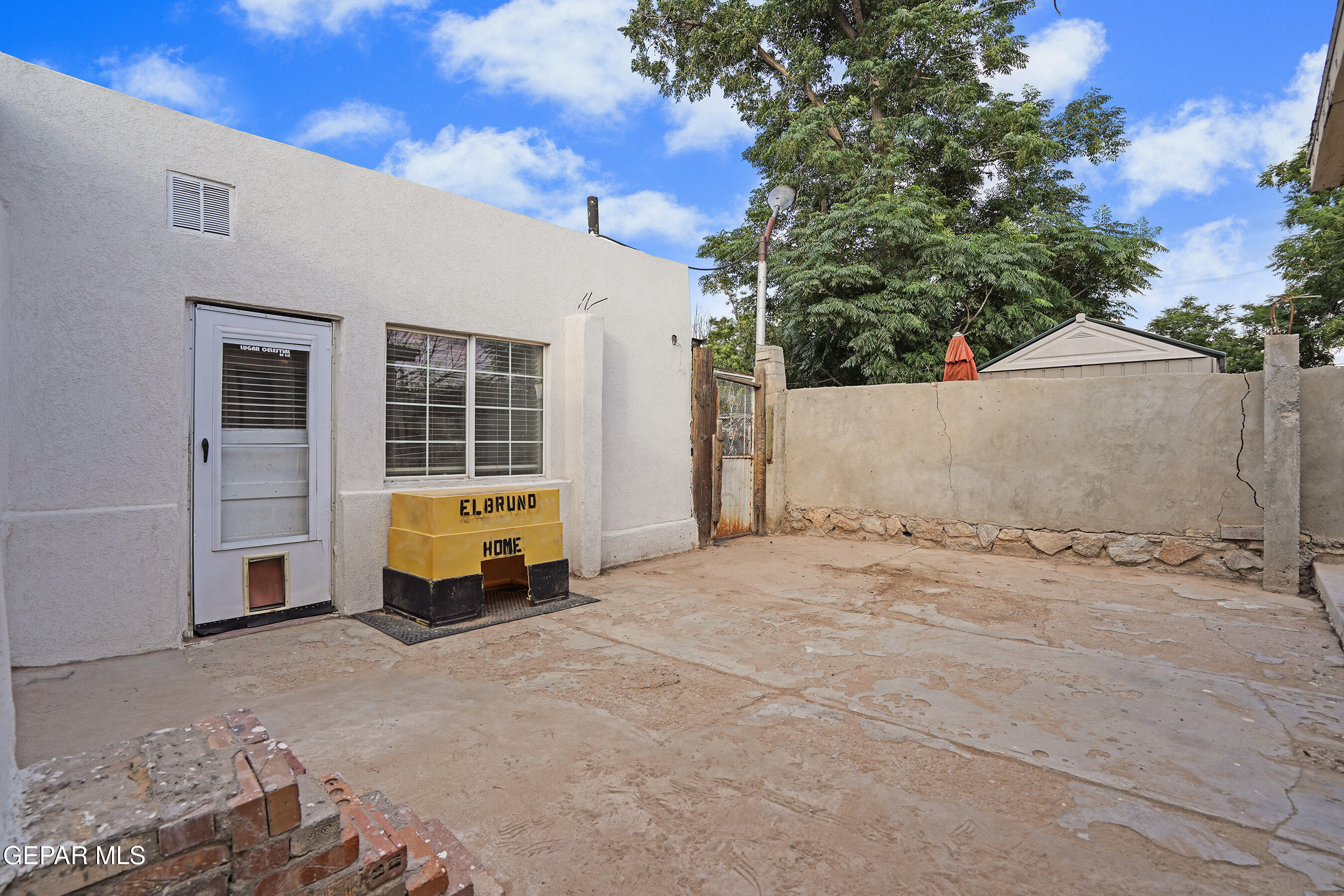 146 Croom Road El Paso, TX 79915 - Photo 52 of 54 a view of a house with a yard