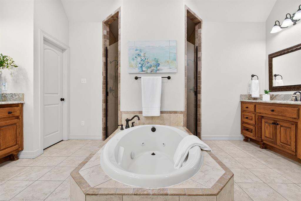128 Canyon Ridge Trail Aledo, TX 76008 - Photo 25 of 40 Form and function and beauty - all in the same space.