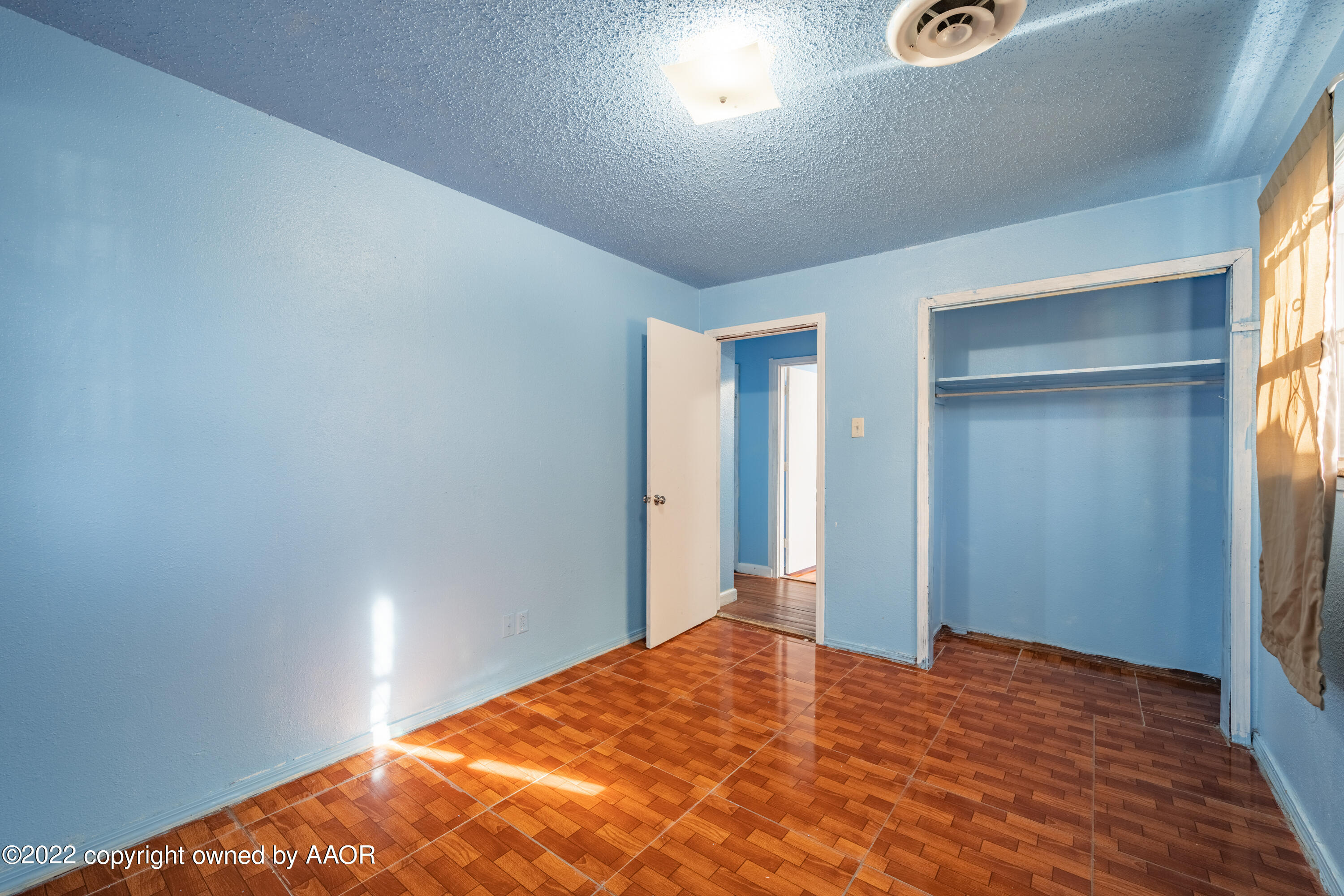 920 Heather Street Amarillo, TX 79107 - Photo 13 of 23 a view of a bedroom
