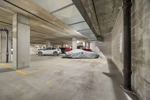 $385,000 | 3232 North Halsted Street, Unit D407, Chicago, IL 60657