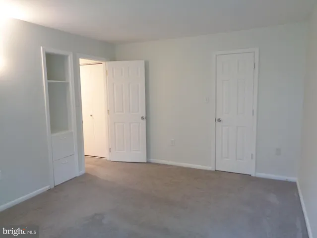 a view of empty room with window
