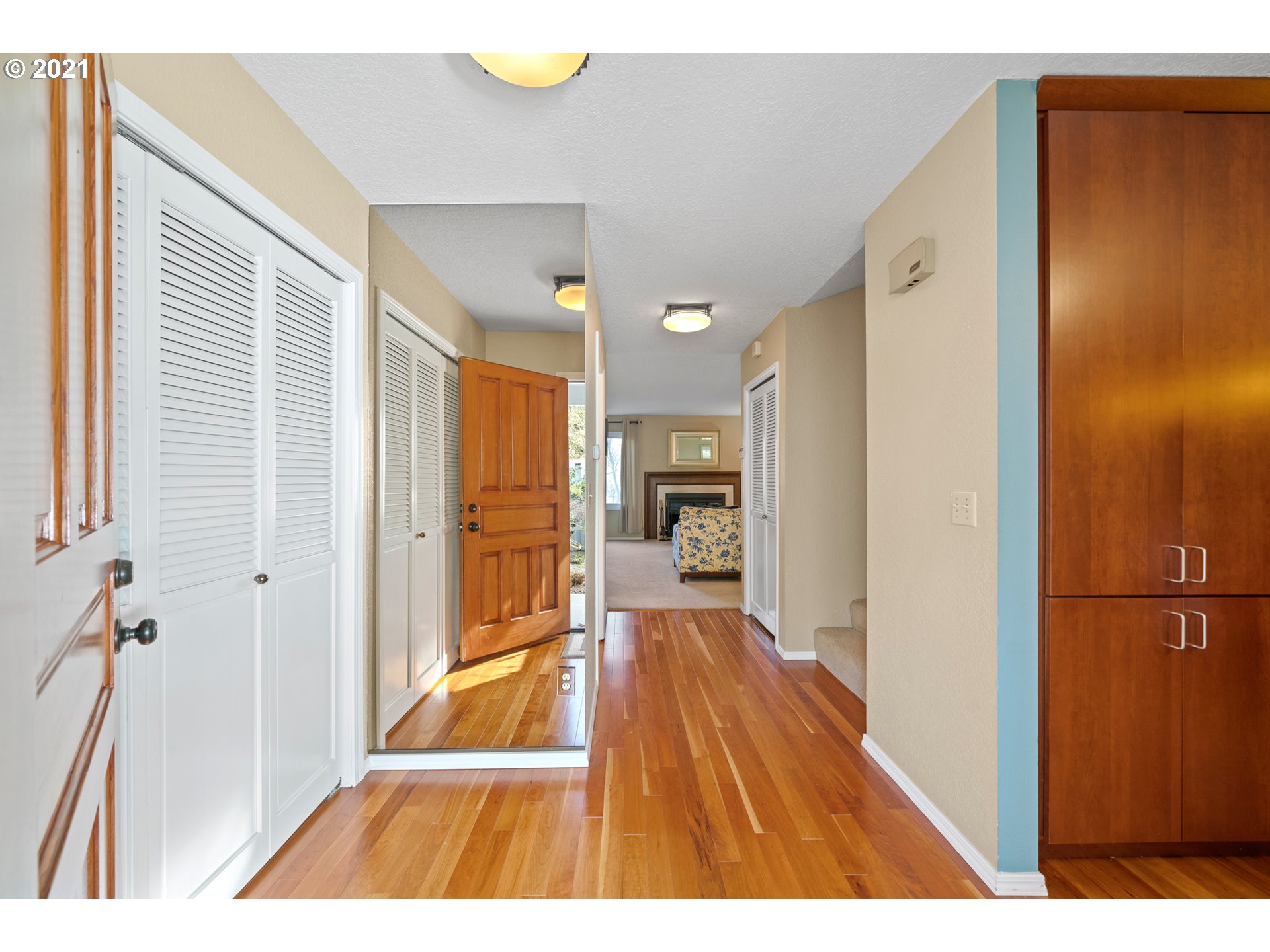 413 Southwest 70th Terrace Portland, OR 97225 - Photo 4 of 32 Gallery Image 4