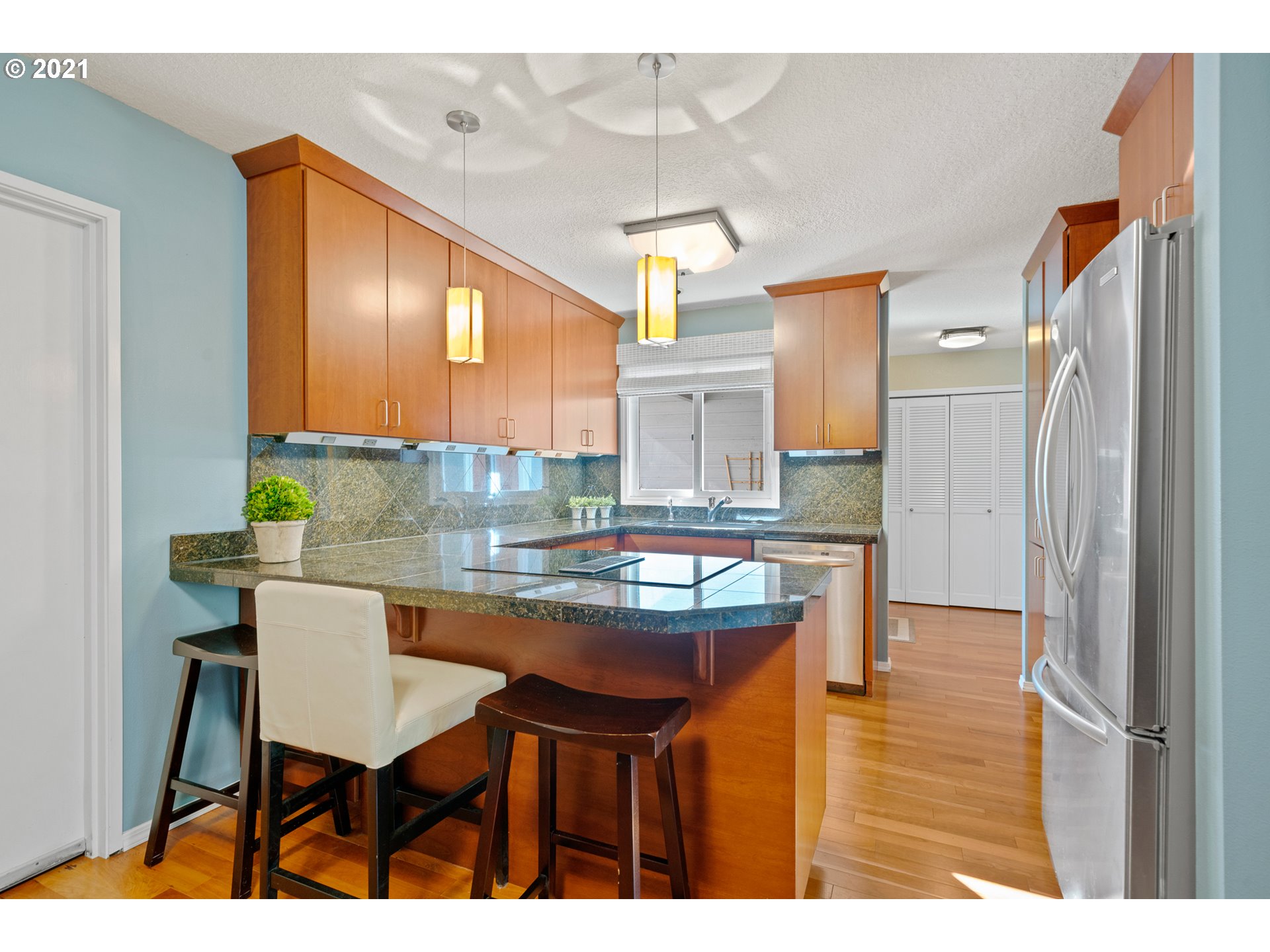 413 Southwest 70th Terrace Portland, OR 97225 - Photo 10 of 32 Gallery Image 10