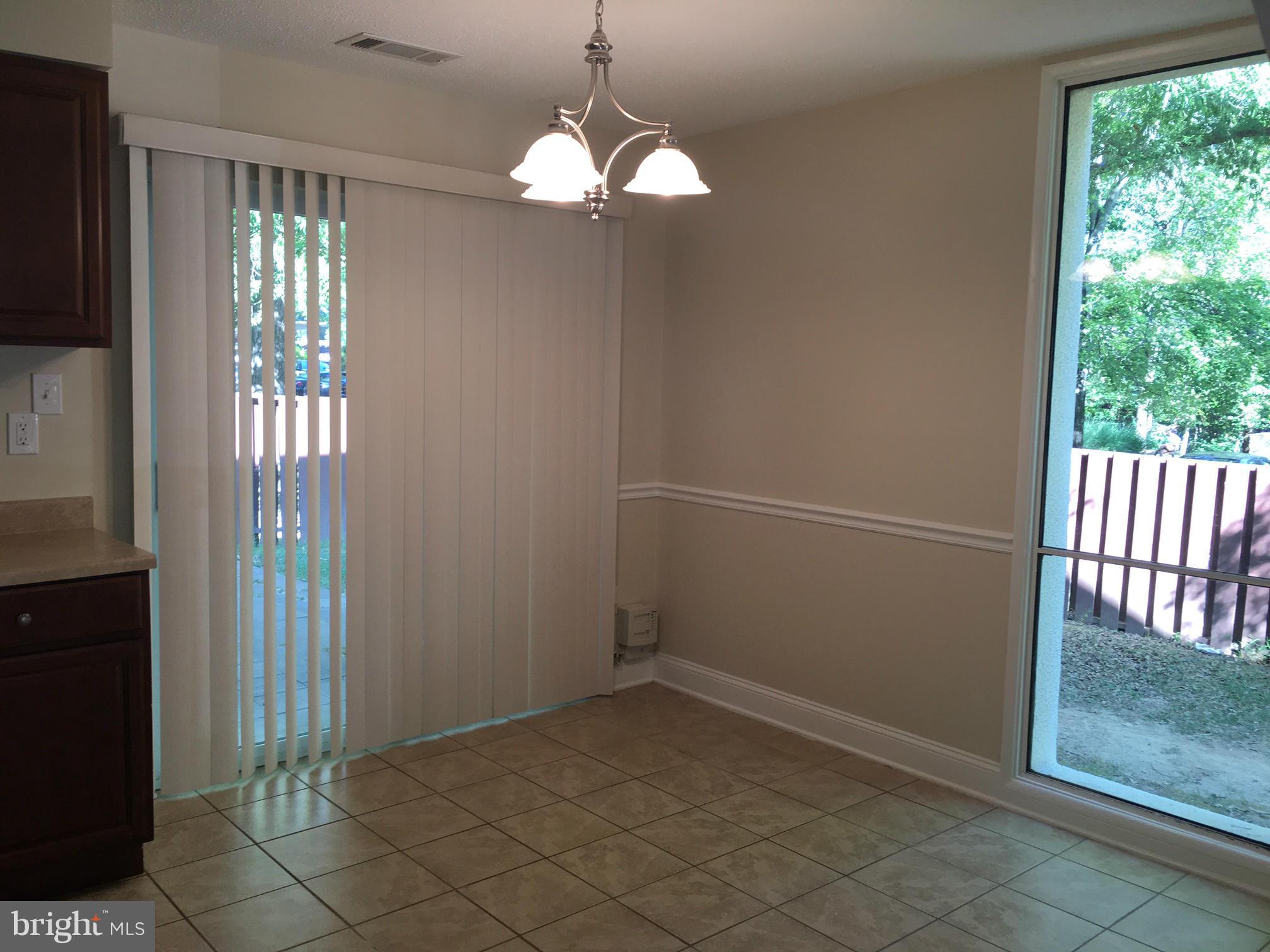 2380 Southgate Square Reston, VA 20191 - Photo 10 of 14 Dining area in your eat-in kitchen! Lots of light