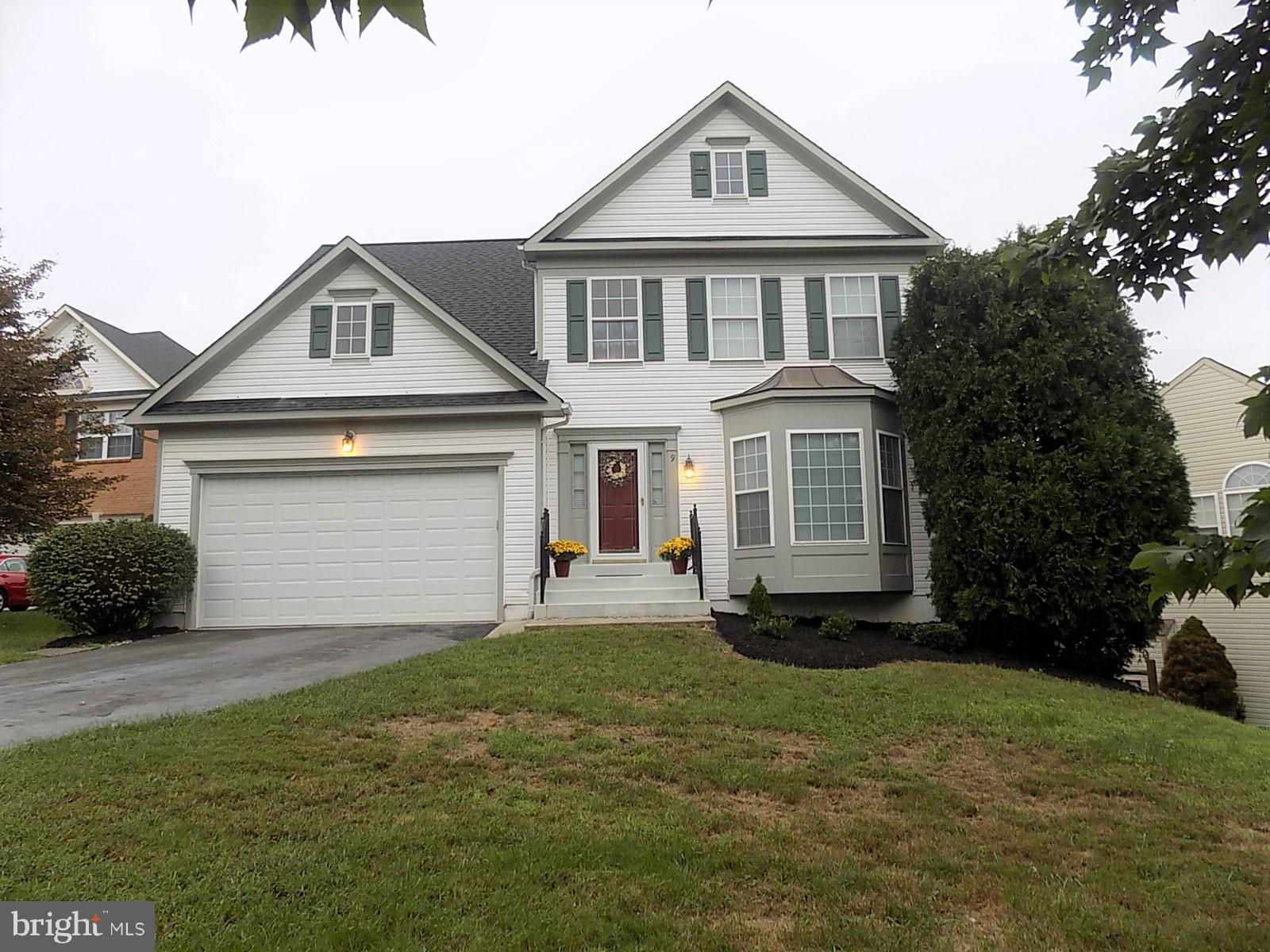 9 Summit Ridge Court Germantown, MD 20874 - Photo 1 of 29 Exterior (Front)
