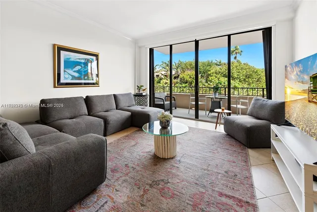 $1,150,000 | 151 Crandon Boulevard, Unit 320, Key Biscayne, FL 33149