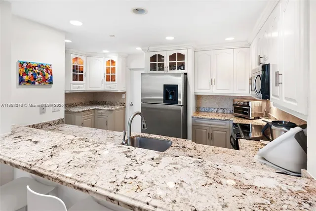 $1,150,000 | 151 Crandon Boulevard, Unit 320, Key Biscayne, FL 33149