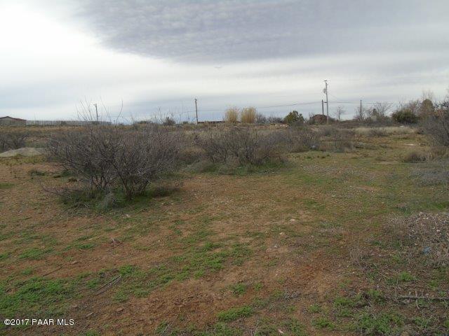 2480 East View Ridge Road Rimrock, AZ 86335 - Photo 20 of 20 a view of a dry yard with trees