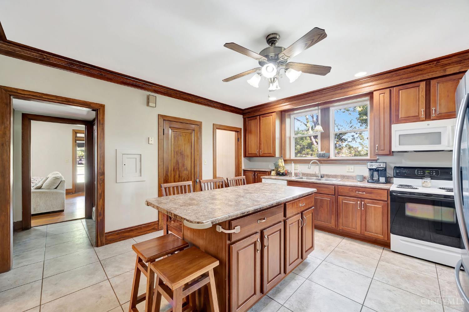 1917 Springdale Road Cincinnati, OH 45231 - Photo 15 of 62 Gallery Image 15