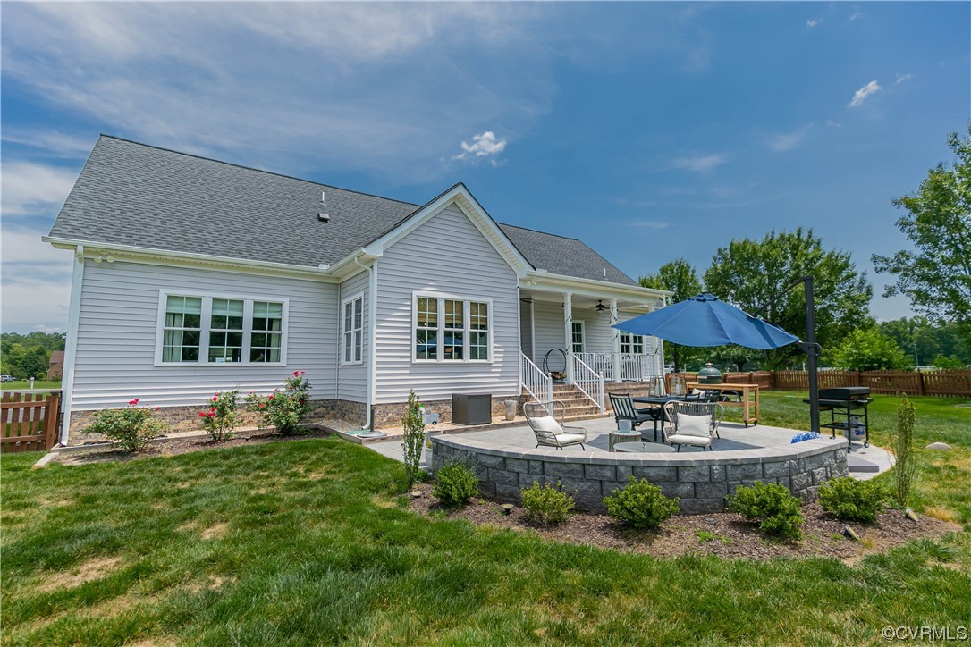 10337 Georgetown Road Mechanicsville, VA 23116 - Photo 45 of 50 Back of property with a yard
