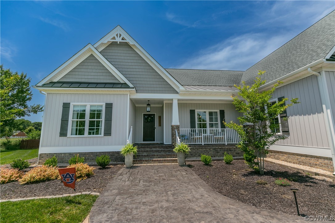 10337 Georgetown Road Mechanicsville, VA 23116 - Photo 5 of 50 View of front facade featuring a front lawn