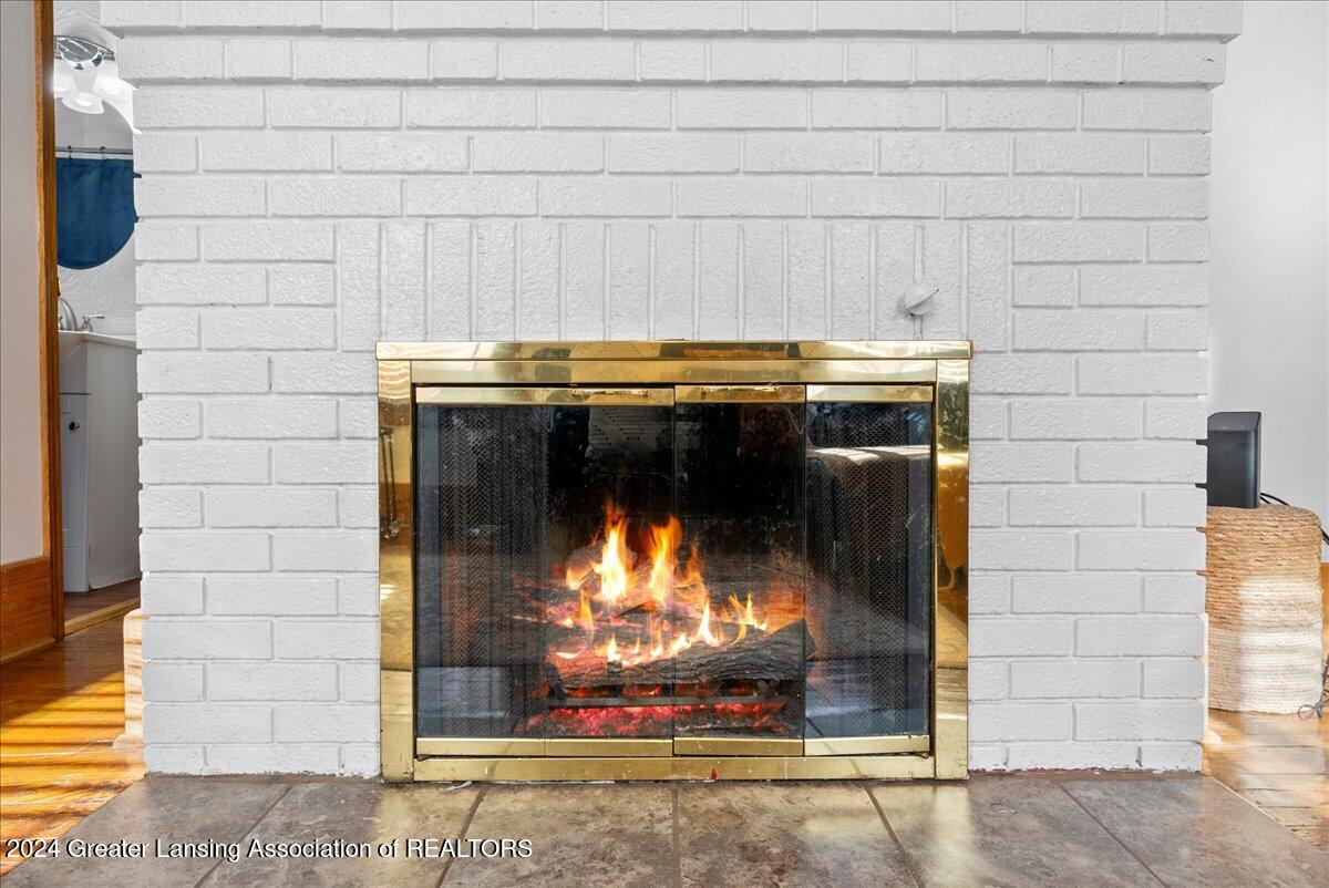 733 Bretton Road Lansing, MI 48917 - Photo 7 of 39 11-Media Jett - 19