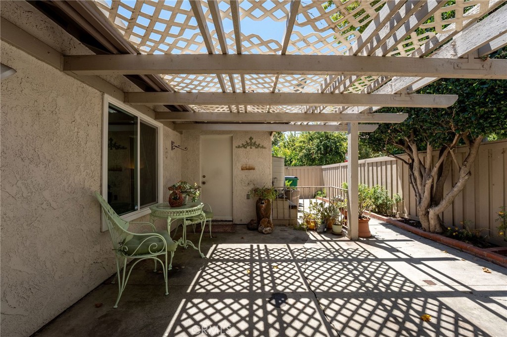 92 Orchard Irvine, CA 92618 - Photo 26 of 46 a view of a chairs and table in the patio
