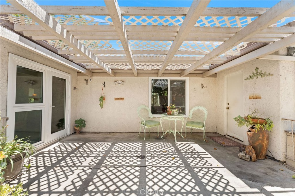 92 Orchard Irvine, CA 92618 - Photo 27 of 46 a living room with a couch