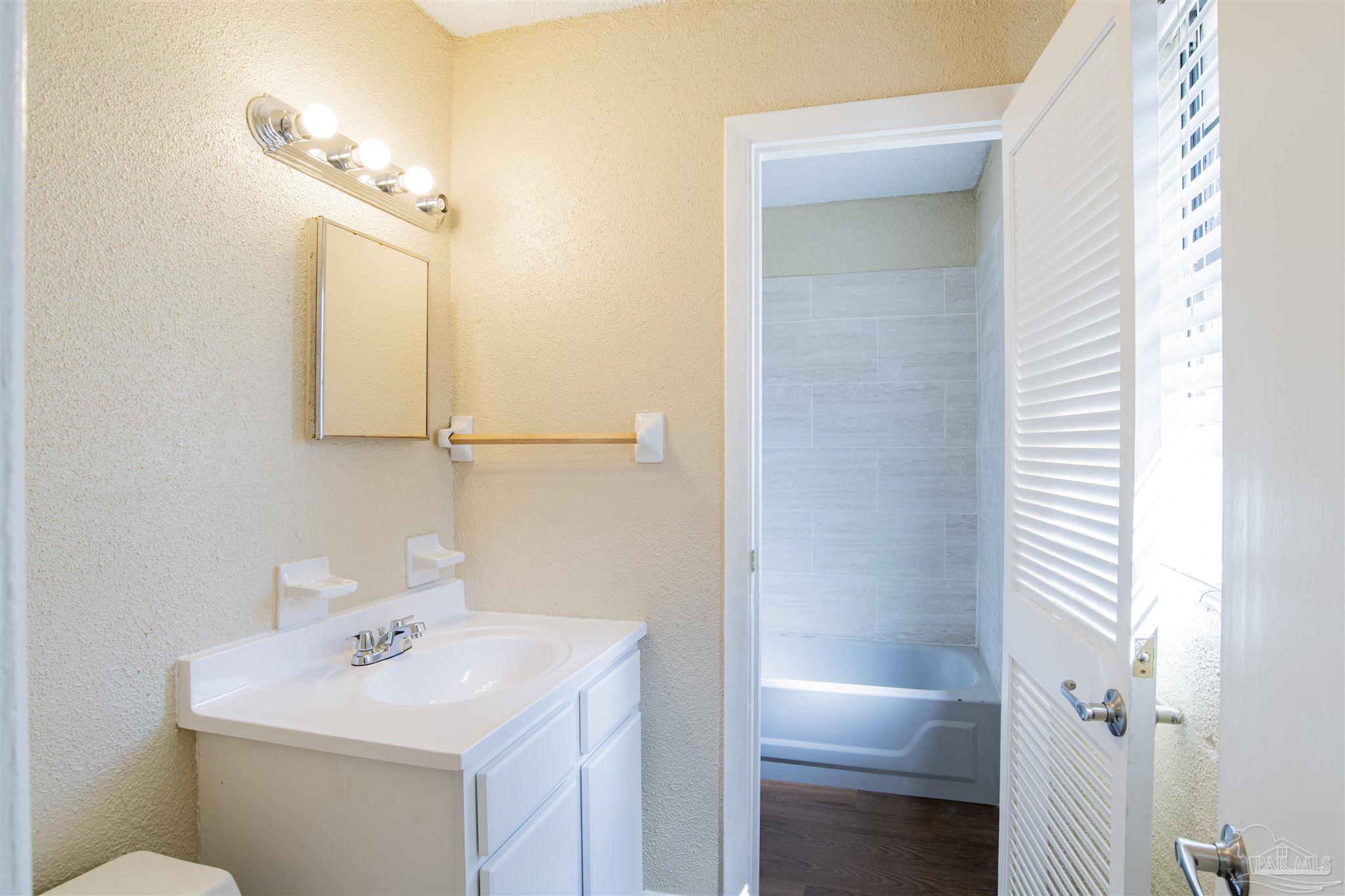 6606 Hampton Road Pensacola, FL 32505 - Photo 11 of 20