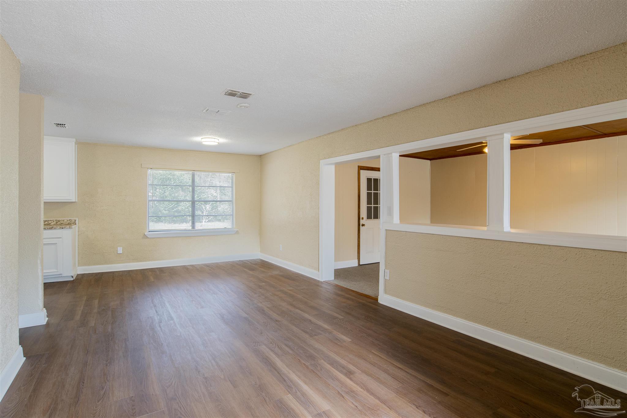 6606 Hampton Road Pensacola, FL 32505 - Photo 4 of 20