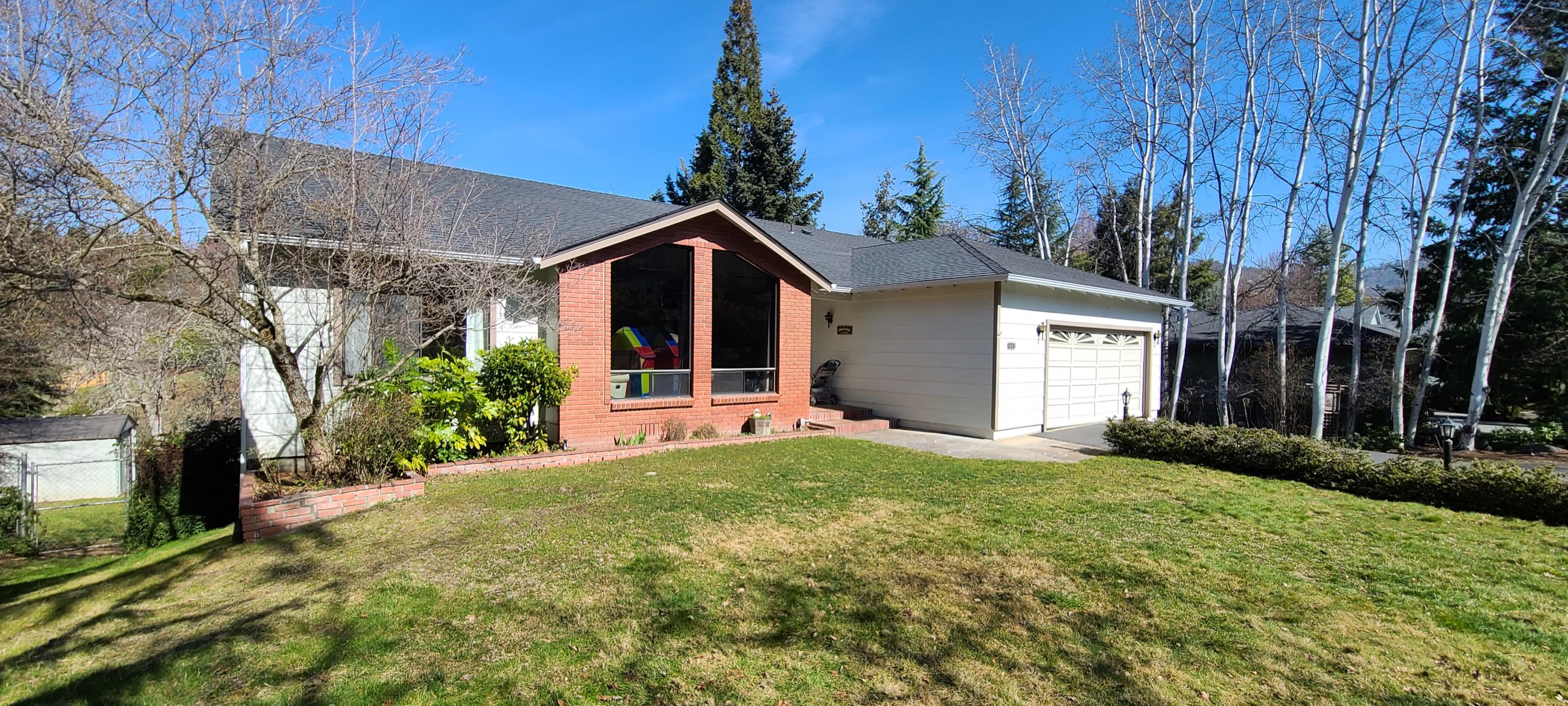 4443 Hillcrest Road Medford, OR 97504 - Photo 2 of 34 20210303_120427