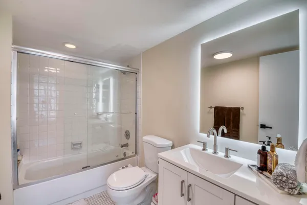 $4,500 | 525 North Ocean Boulevard, Unit 1215, Pompano Beach, FL 33062