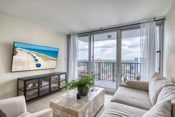 $4,500 | 525 North Ocean Boulevard, Unit 1215, Pompano Beach, FL 33062