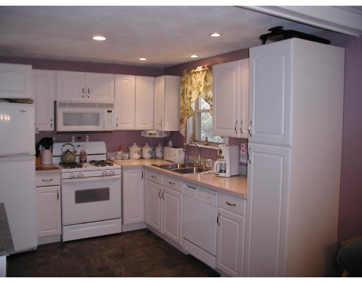 79 Cape Cod Lane Hanover, MA 02339 - Photo 4 of 11 Gallery Image 4