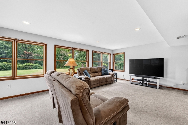 5 Grouse Road Hillsborough, NJ 08844 - Photo 17 of 37 Gallery Image 17