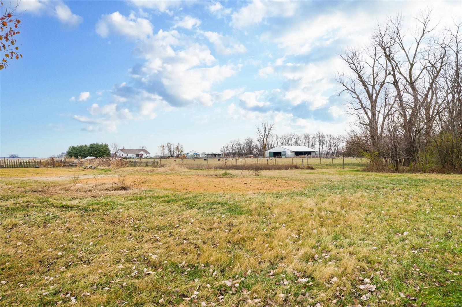 224 Rainmaker Trail Butler, IL 62015 - Photo 2 of 26 Gallery Image 2